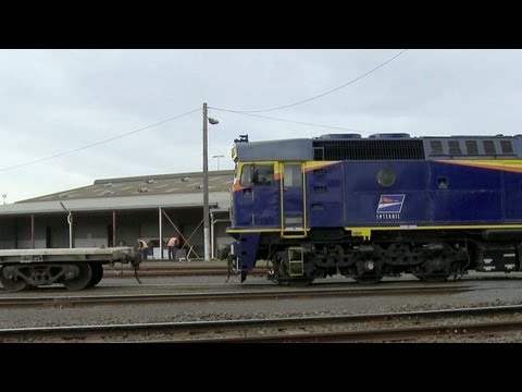 Diesel locomotive 42206 running light engine - PoathTV Railroads and Trains in Australia Part 4