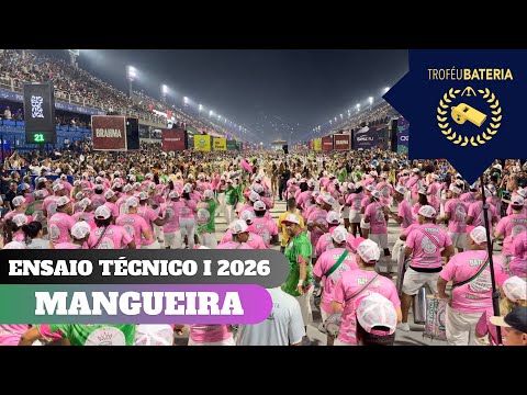 Bateria de Mangueira no ensaio técnico para o carnaval 2026