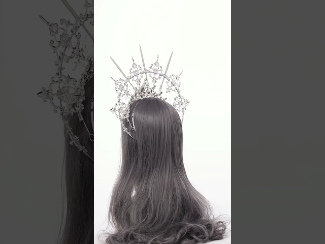 Vídeo relacionado con PartyforU Corona de halo de diosa para Halloween, diadema de halo de mariposa para mujeres renacentistas, sesiones de fotos de cosplay