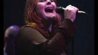 ALISON MOYET  WEAK IN THE PRESENCE OF BEAUTY.wmv