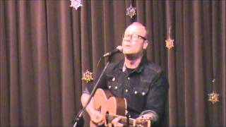 MIKE DOUGHTY quiets the crowd then sings &quot;Madeline and Nine&quot; @ Eddie&#39;s Attic