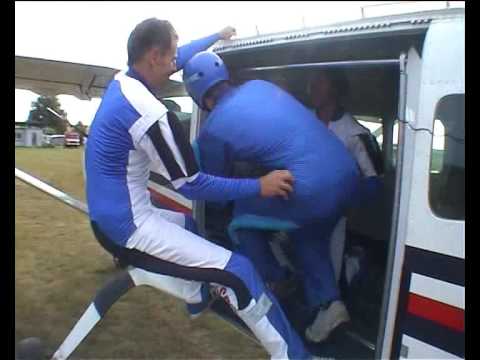 Fallschirmspringen AFF Ausbildung Gera (AFF Course Levels 1 - 7 )