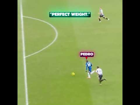 SANCHEZ PLAYED LIKE A MIDFIELDER 😳