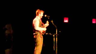 Chris Thile - Dead Leaves And Dirty Ground [clip]