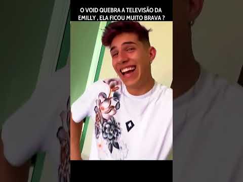 O VOID QUEBRA A TELEVISÃO DA EMILLY , ELA FICOU MUITO BRAVA #emillyvickof #dosrosas