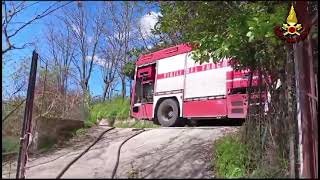 incendio-di-una-baracca-ad-atripalda-l-intervento-dei-vigili-del-fuoco