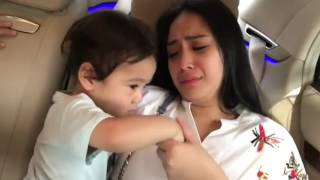 Download lagu Gemesss Rafathar cakar pipi mulus Nagita Slavina mp3