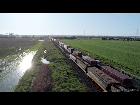 Pacific National 6PM6 Container Train Passes 2CM6 Grain Train (17/10/2022) - PoathTV Railways
