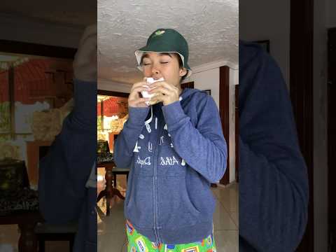 MIGUELITO LE QUITO LA MERIENDA A LA PIOJOSA🤣😭 #humor #meriendas #escuela #tarea #travesura #viral