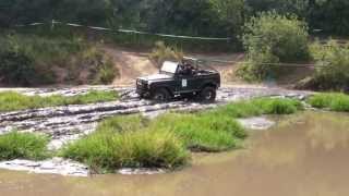 preview picture of video 'Land Rover Defender Mud Riders 3'