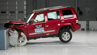 2008 Jeep Liberty moderate overlap IIHS crash test