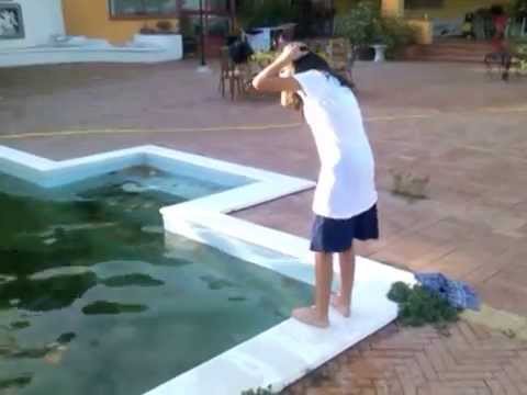 O nebuna se arunca in piscina:)))) (decembrie)