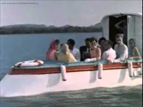 March 17, 1962 - Jacqueline Kennedy and Lee Radziwill on a boat cruise on Lake Pichola, Udaipur