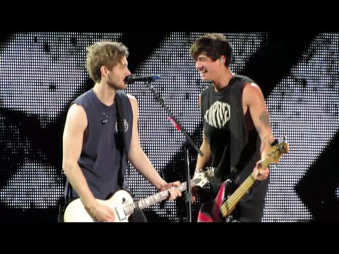 End Up Here - 5SOS ROWYSO Tour @ Hersheypark Stadium, Hershey (29/8/15)