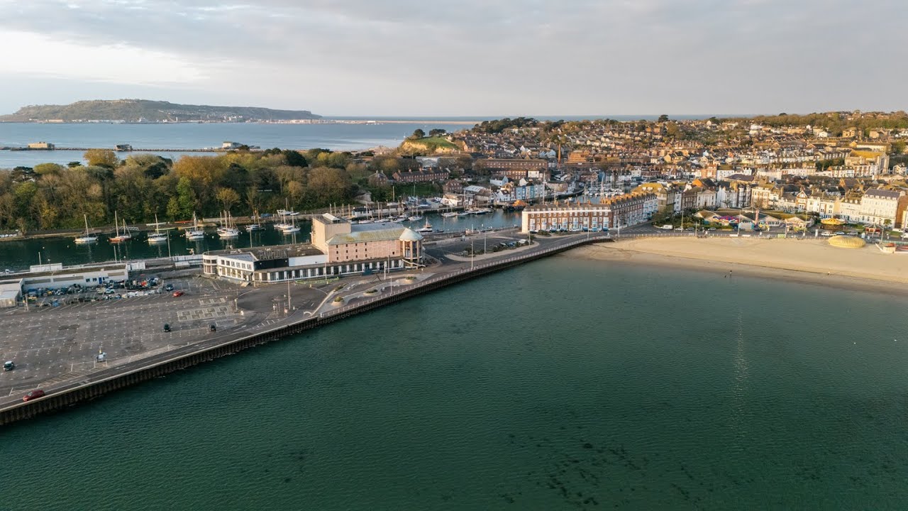 Live webcam view of Weymouth Beach & Seafront