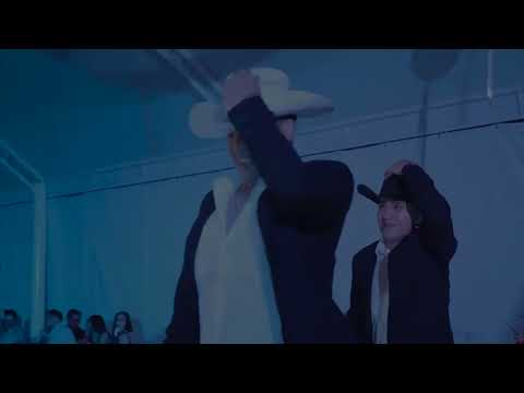 La boda del Huitlacoche - Carin Leon (Video Oficial)