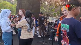 Download lagu Rungkat ~ Elsa Saitri || Familys Group Ragunan mp3