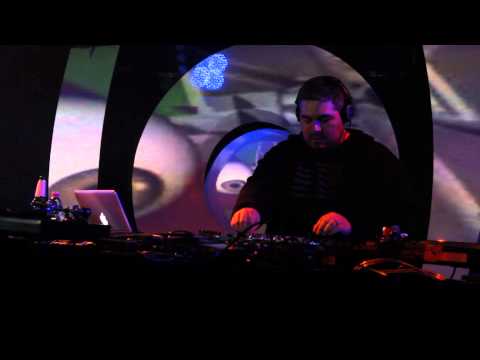 TRUNCATE a.k.a. AUDIO INJECTION (US) @ A38 Technokunst 2014.03.15. Start set