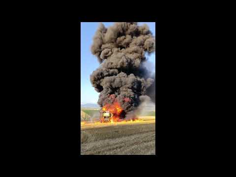 Zhorel kombajn – darujme tomu, kto by radšej pomáhal iným