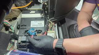 RANDOM RIGHT TURN SIGNAL ISSUE: 2008 Ford Mustang GT Vert, Smart Junction Box Connector Issues