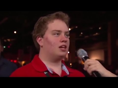 Red Shirt Guy at Blizzcon 2010-16