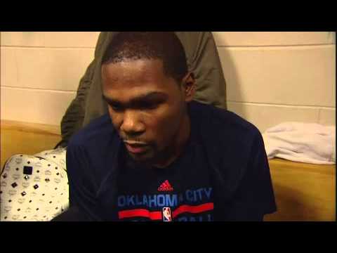 Kevin Durant en la victoria sobre Filadelfia