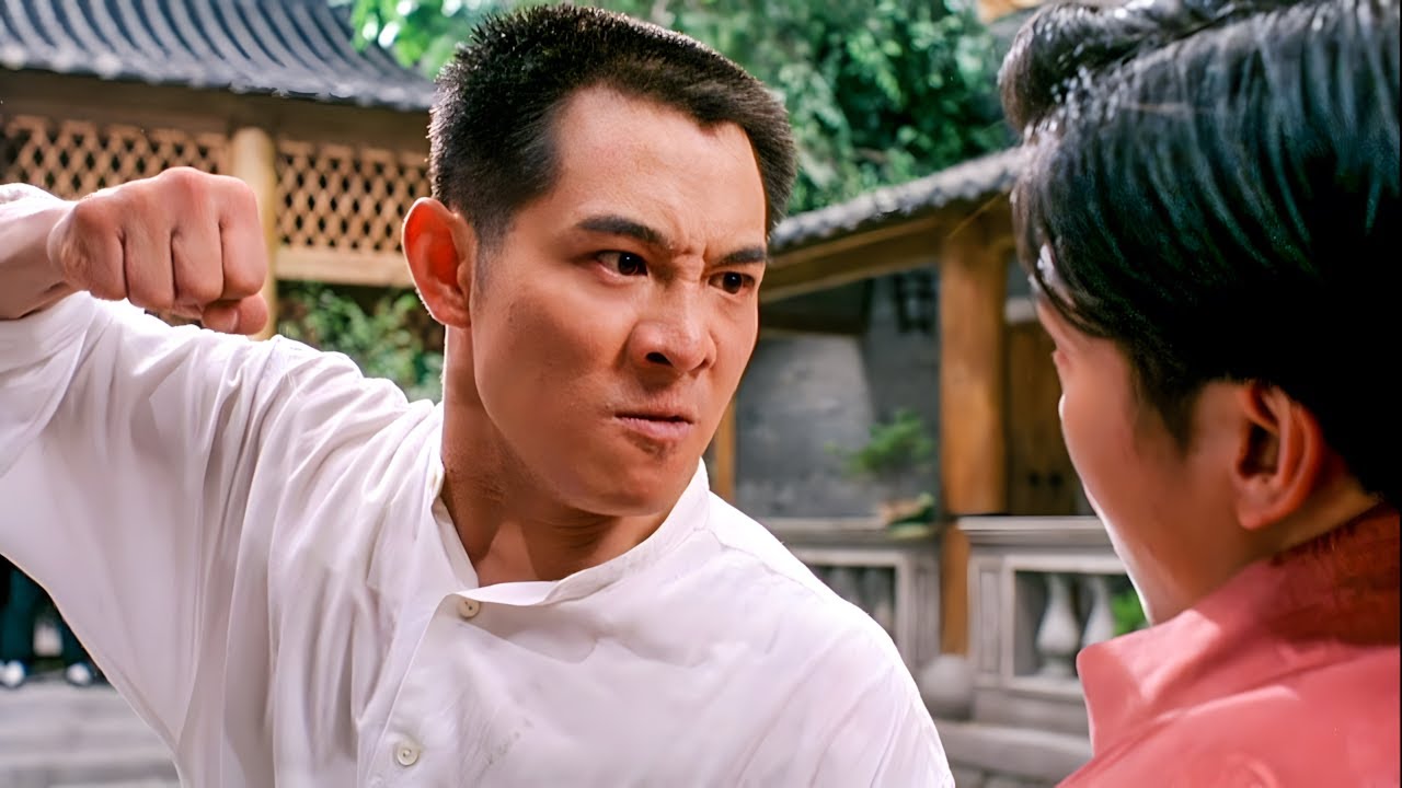 Karatecas Japoneses Subestimam Estudante Chinês Sem Imaginar Que Ele é Um Mestre Kung Fu