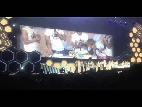 Onew's super duper mega thank you SWCII SG