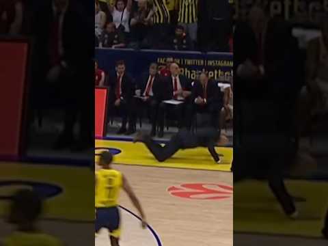 Coach Sasa Obradovic's COMICAL COLLAPSE | Free Throws Bring Him to HIS KNEES | Fenerbahce vs Monaco