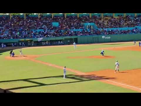Pinar del Río 🆚 Industriales en el estadio Capitán San Luis.