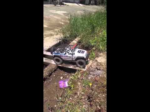 RC Adventure Axial SX10 on the road