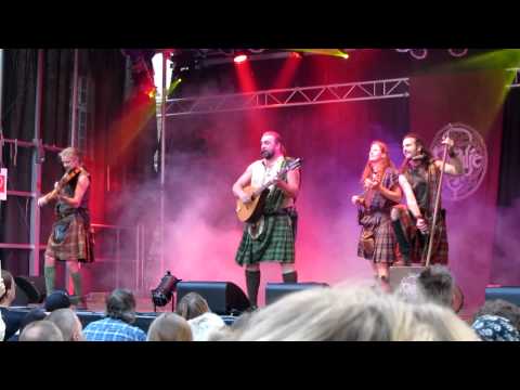 BURGFOLK 2011 - Rapalje - Whiskey in the Jar (trad.)