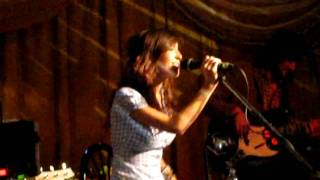 Kate Voegele covers Muse&#39;s &quot;Starlight&quot; Dekalb, IL [11/13/09]