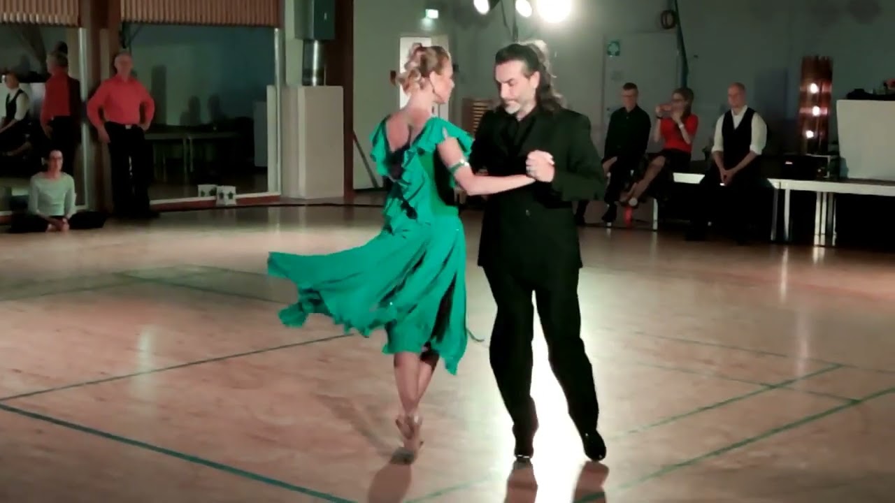 Somer Surgit & Jessica Štšerbakova, vals A las cinco en La Giralda at Ruskatango 2022