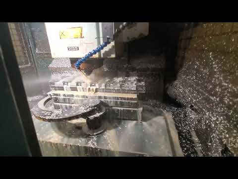 Matsuura RAIIF with pallet changer  slotting Aluminum