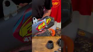 Karbonové zakončení výfuku FMF REPLACEMENT END CAP PRO KONCOVKU FMF RCT 4.1 040693 barva černá new model 