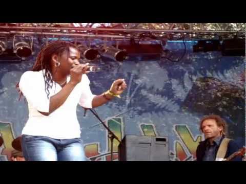 Sista Gracy & Yardy Crew - "Spiritual & Humble" (@ Reggae Jam 2011)