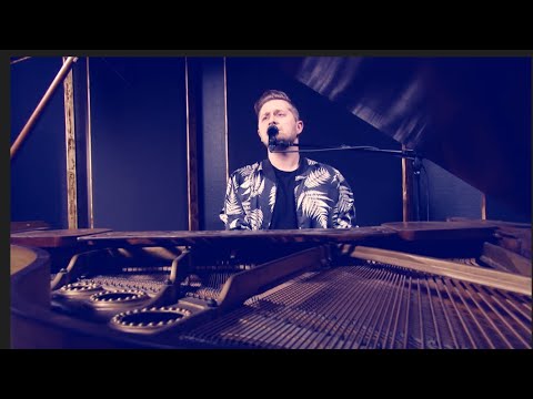 Gregers - Hiding From Love (Acoustic Version - Live in DOK Studio)