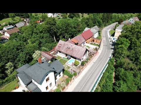 Video Chvalkovice - Prodej domu se třemi bytovými jednotkami, garáží a zahradou