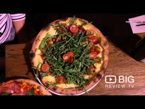 Restaurante italiano I Carusi II e Sorsi E Morsi em St Kilda VIC que serve pizza, massas e vinho