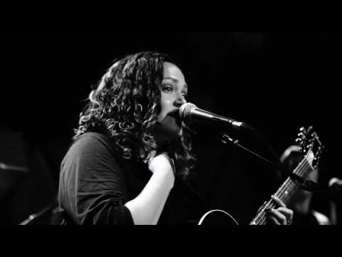 Turning to Gold - Allie Moss