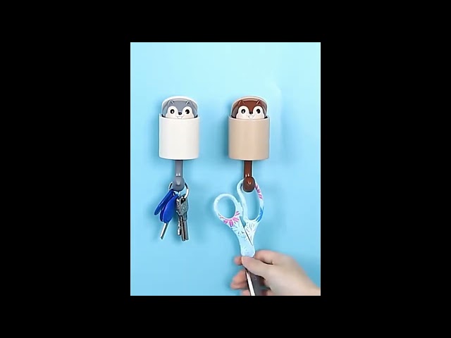 حامل مفاتيح جداري لاصق بتصميم سنجاب(بني) – لتعليق المفاتيح والأغراض الخفيفة