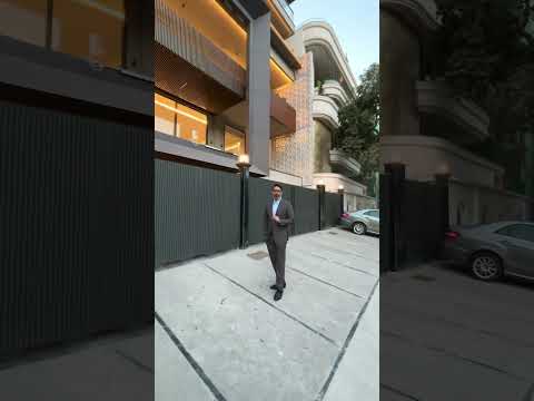 The Biggest House of South Delhi | 1000 Yards Builder Floor in GK-1 | #shorts