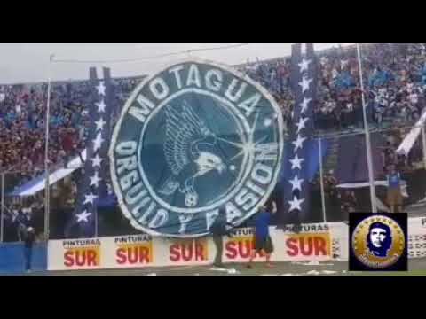 "Los mas grandes de C.A. LA REVO" Barra: Revolucionarios 1928 &bull; Club: Motagua &bull; País: Honduras