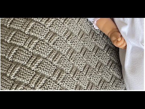 Babydecke im Würfelmuster