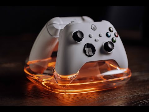 thumbnail video image 2 of Base De Carga Doble 8bitdo Negro Para Controles Inalámbricos Xbox, 2 of 7