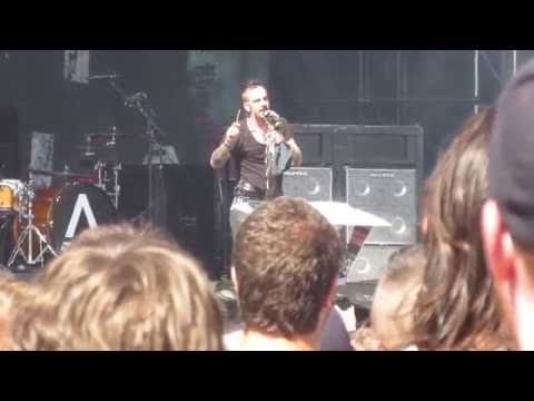 Adam Gontier Roasts Three Days Grace