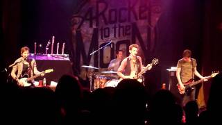 No One Will Ever Get Hurt - A Rocket to the Moon (Live)