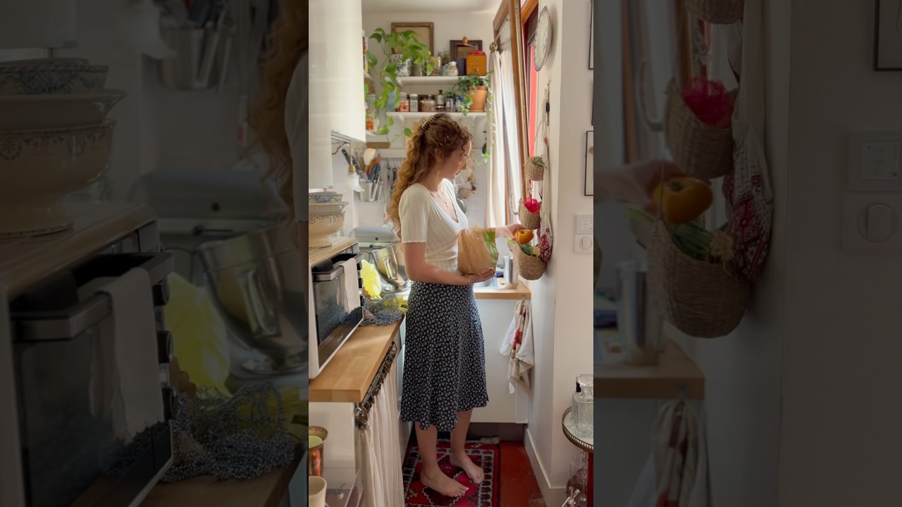 let’s bake in my tiny Parisian kitchen 🍅🍑 #paris #chef #kitchen #recipe #cozy #home #baking #cute