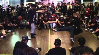 preview picture of video '20130126 GLOBAL ASIA PUSH HAND FREE STYLE BATTLE BEST4 雙子(WIN)VS貓咪'